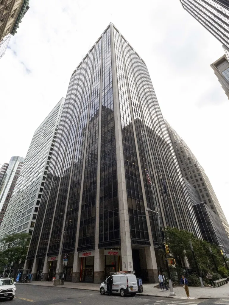 100 Wall St